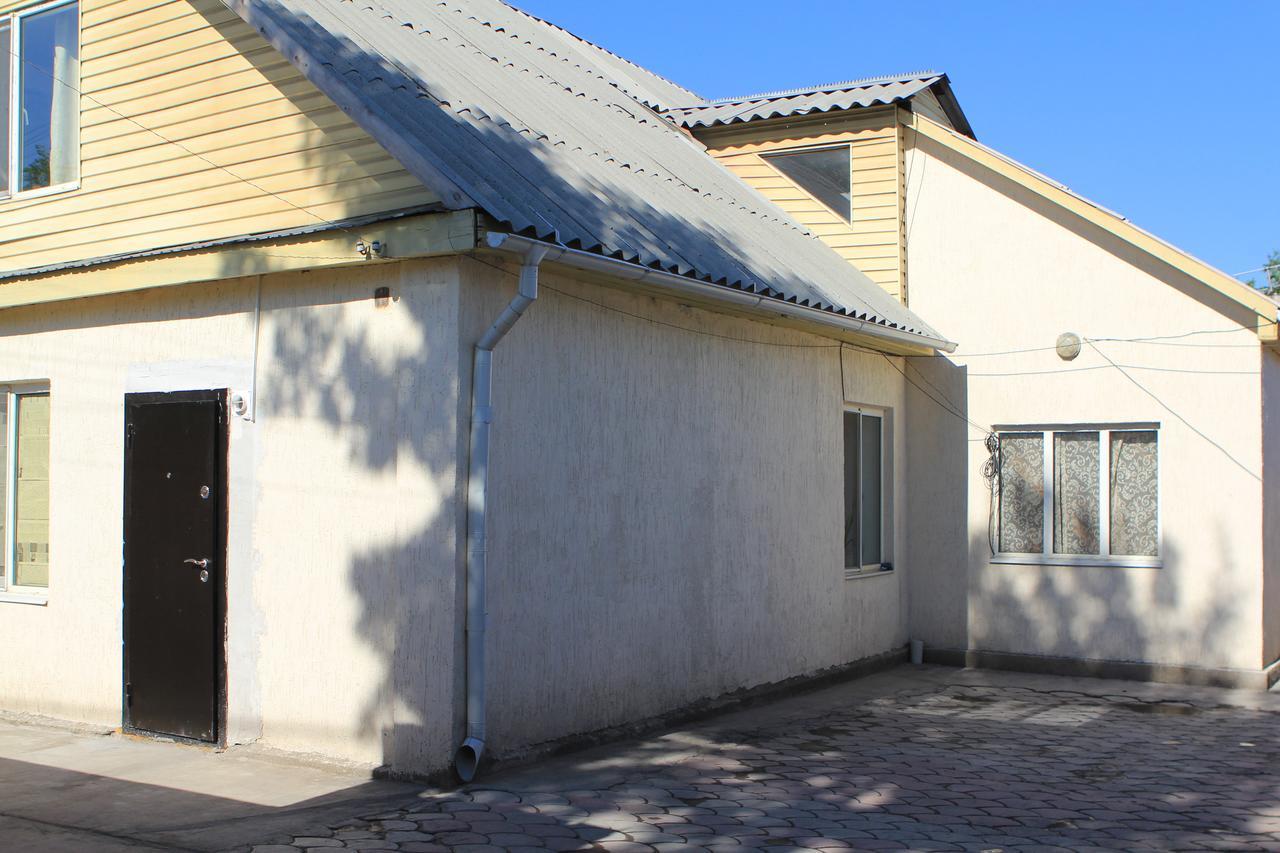 Holiday Hostel House Bischkek Exterior foto